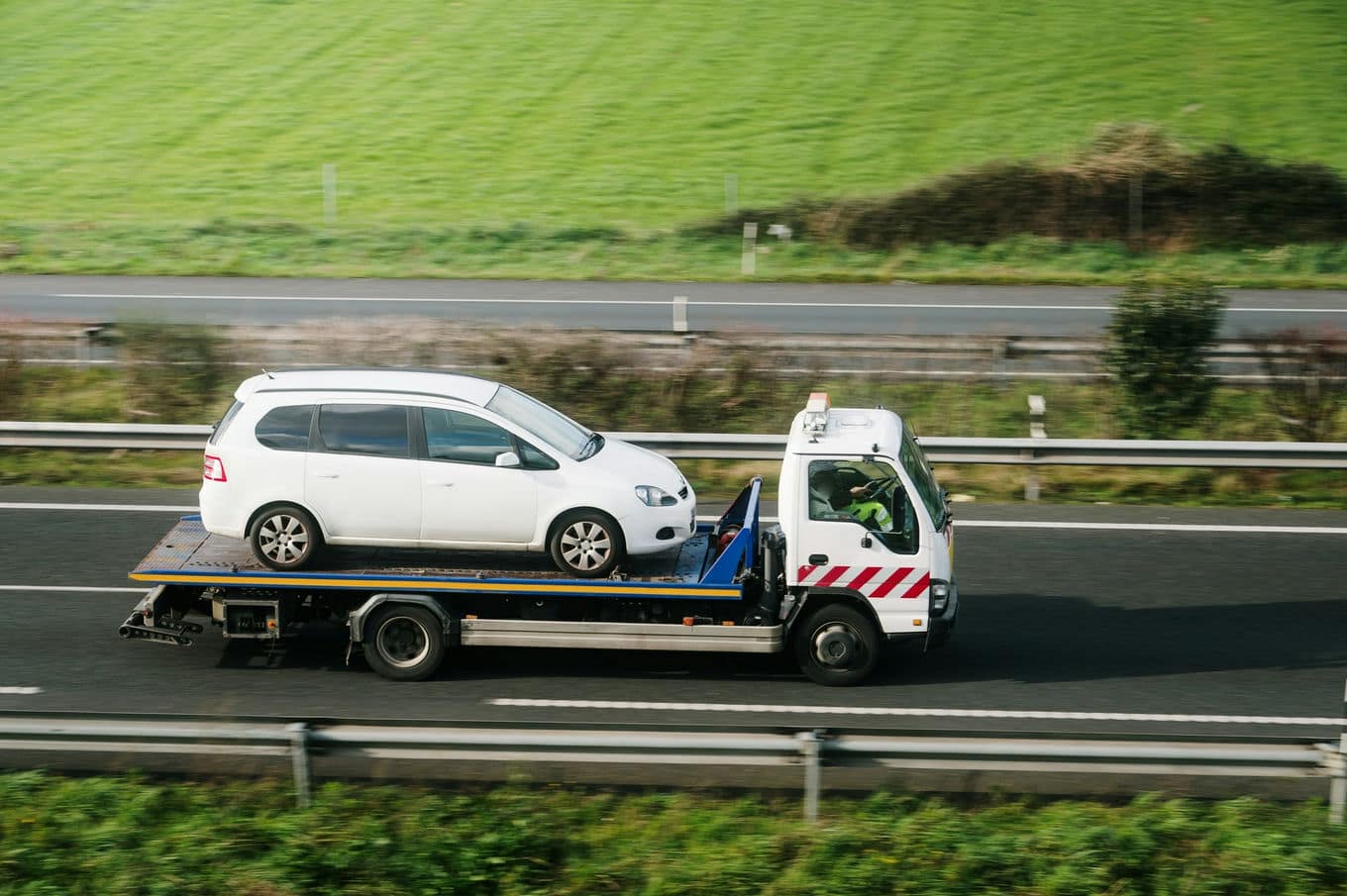 samochód na autolawecie